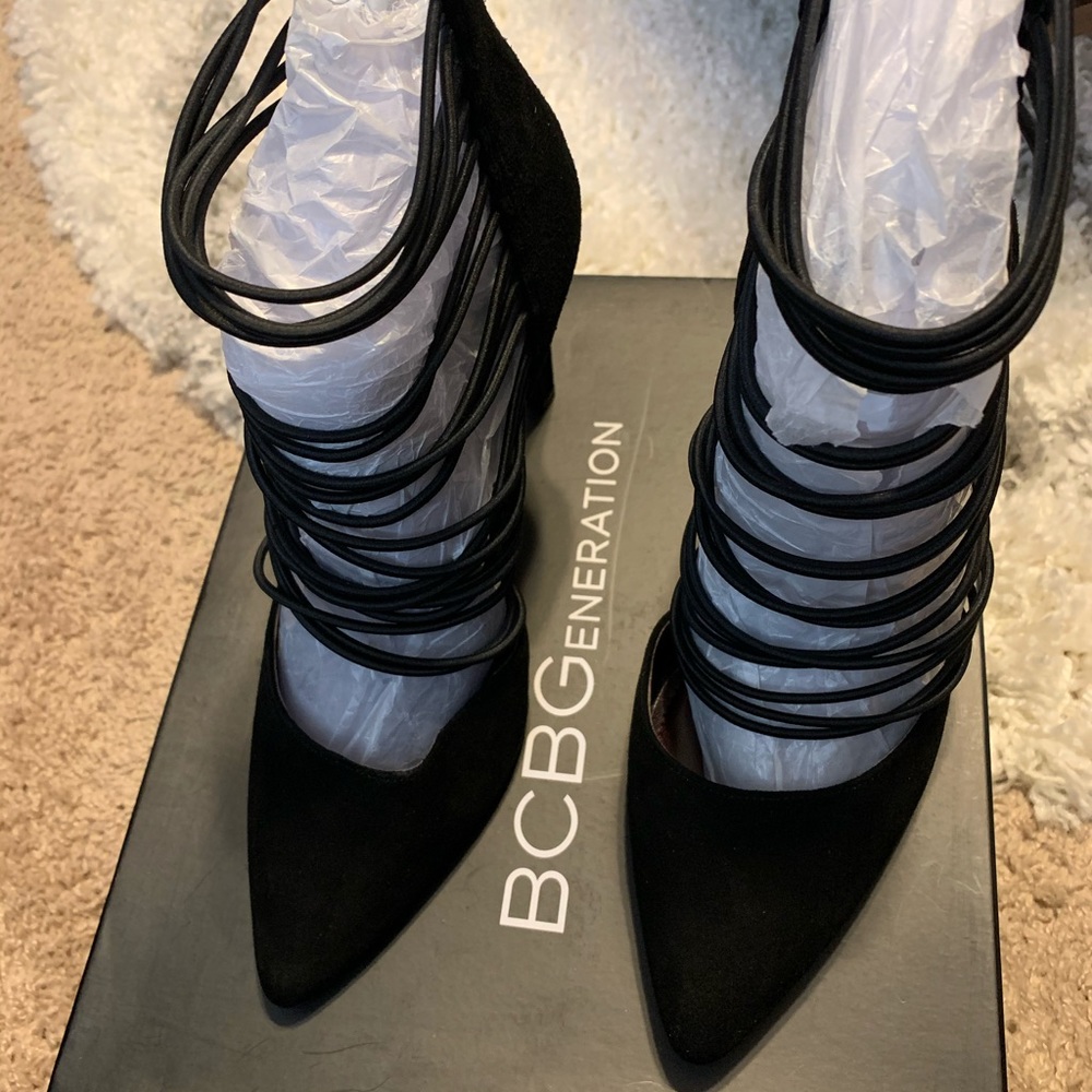 BCBG black pumps/stilettos - Picture 2 of 5